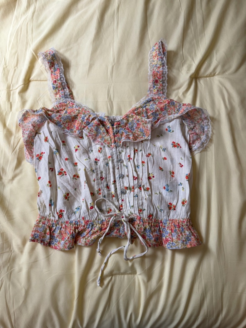 American Eagle Outfitters White Floral Ruffle Crop Top